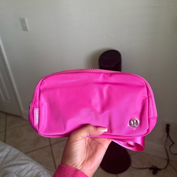 lululemon athletica Handbags - Sonic pink belt bag🩷